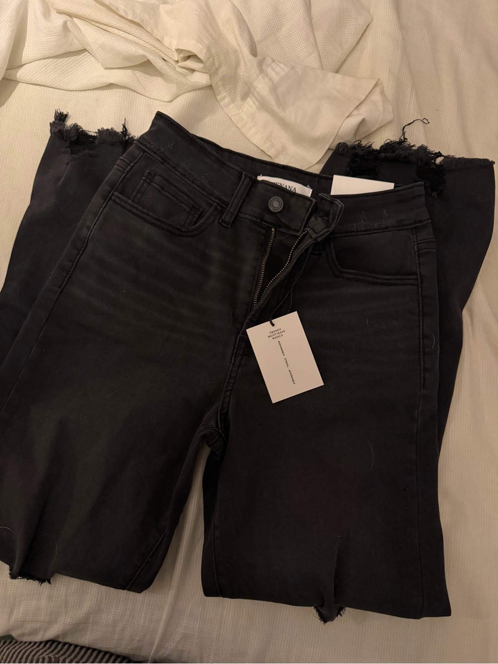 Zenana Outfitters Black Frayed Ankle Jeans